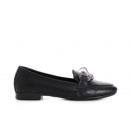 MOCASSINO IN PELLE CON CATENA