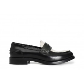 MOCASSINO IN PELLE ABRASIVATA IN TRE COLORI CON ACCESSORIO